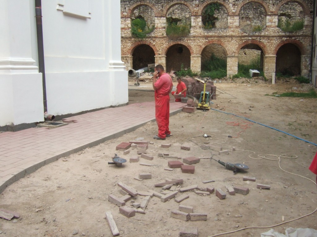 Фотографија из галерије Манастира Кувеждин, 2011 (18)